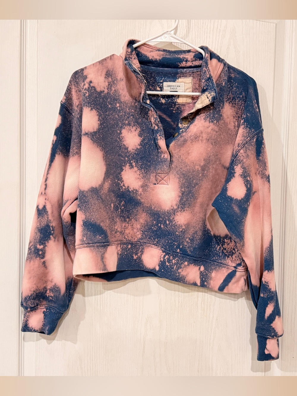 American Eagle Outfitters Pink and Navy Tie-Dye Cropped Pullover